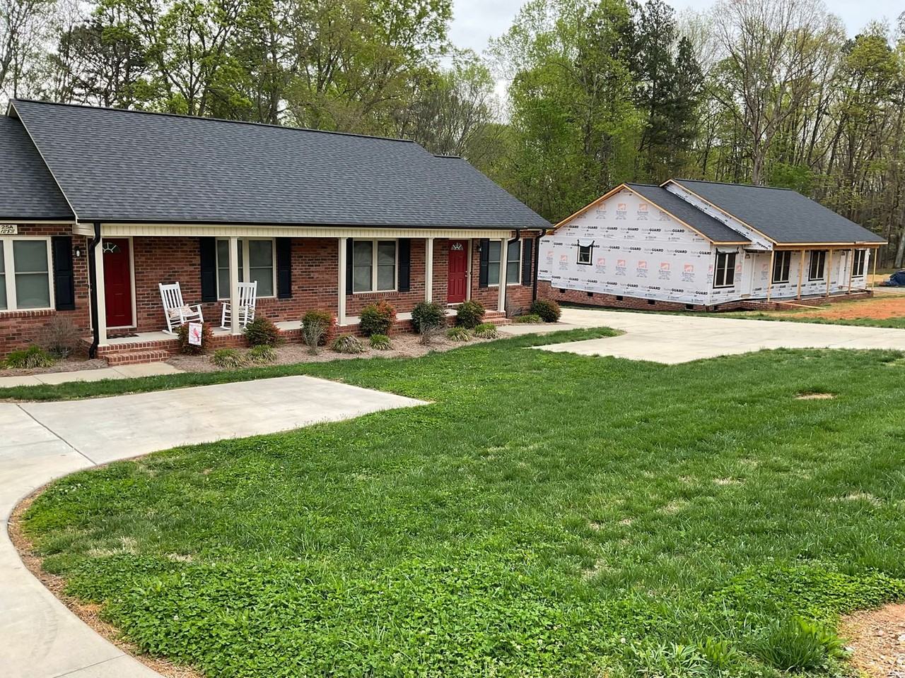 1289 Janice Rd - Photo 2 of 3