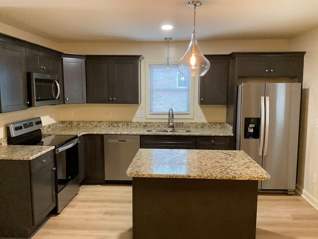 1287 Janice Rd - Photo 5 of 23