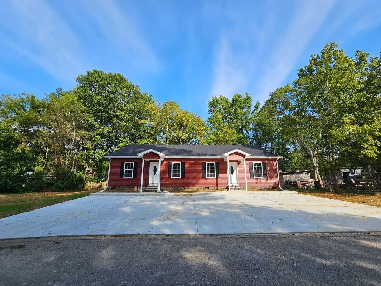 428 W Waggoner St - Photo 2 of 12
