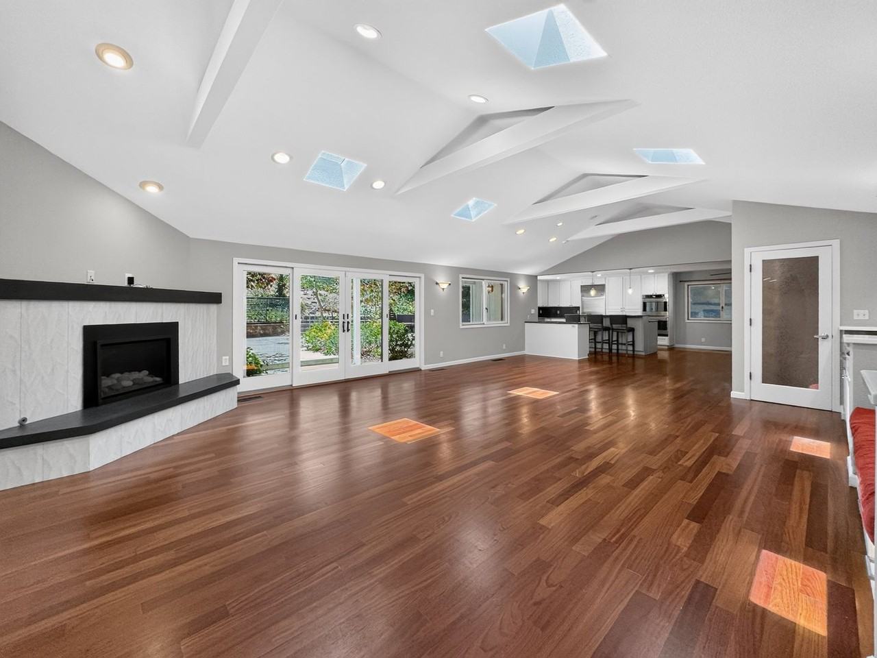 1 Kirkcrest Ct - Photo 3 of 37