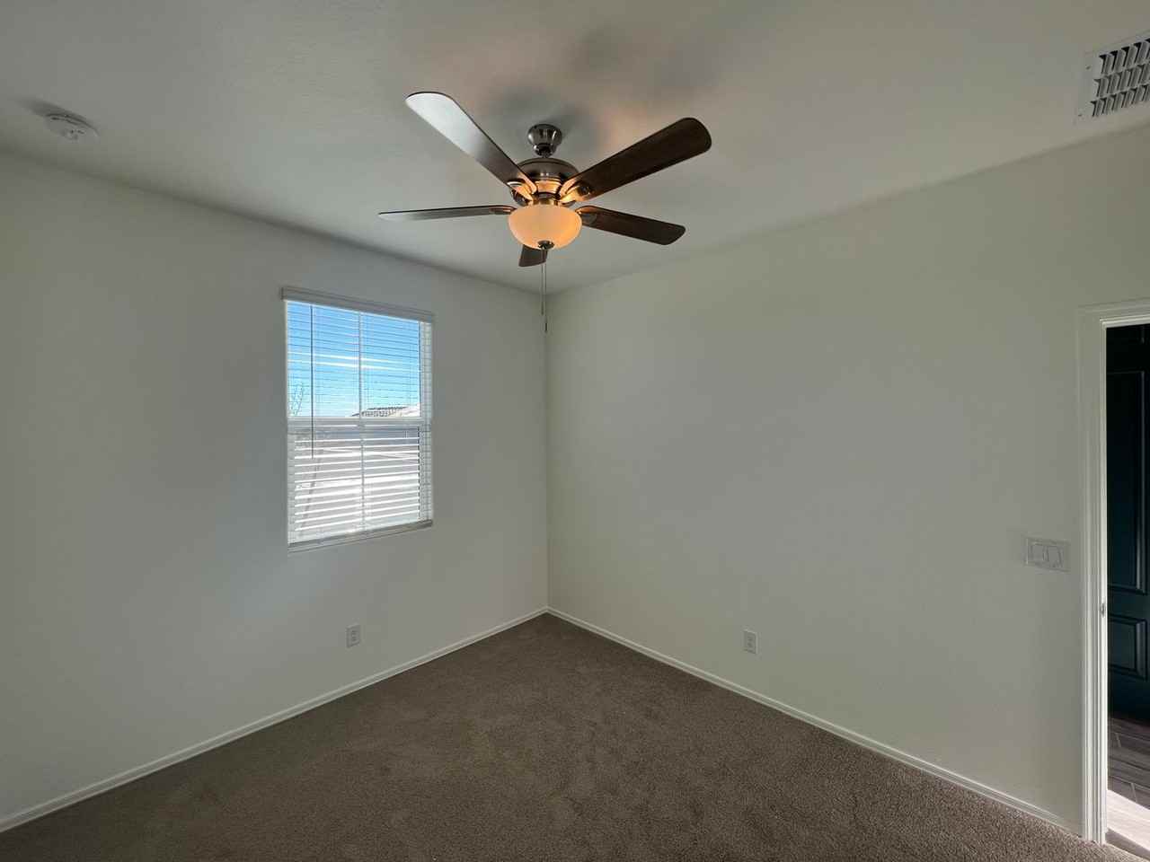 25210 N 133rd Ave - Photo 5 of 22