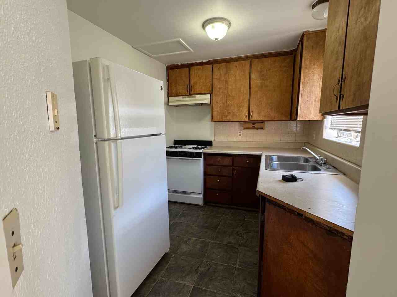 251 S Cardinal Ave - Photo 3 of 11