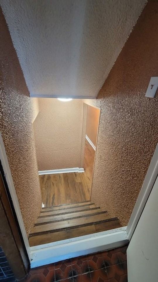 8010 S Saint Lawrence Ave - Photo 5 of 20