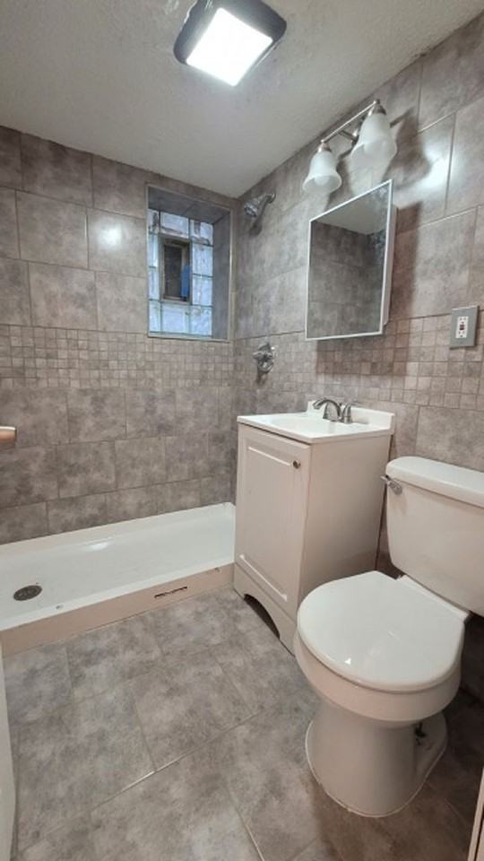 8010 S Saint Lawrence Ave - Photo 6 of 20