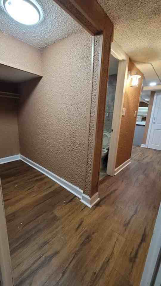 8010 S Saint Lawrence Ave - Photo 7 of 20