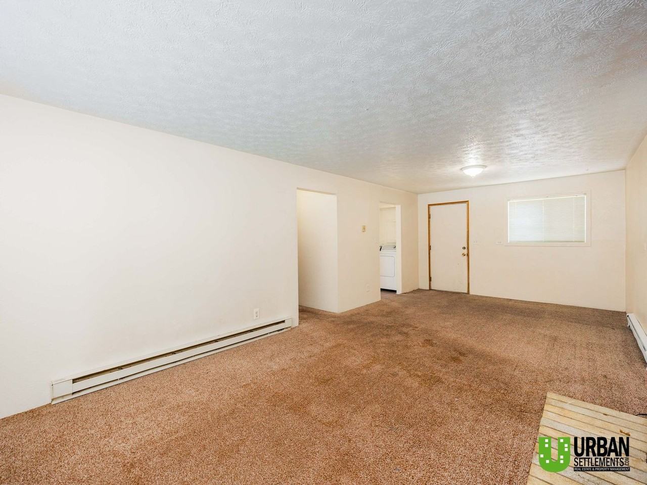1402 2nd St - Photo 3 of 12