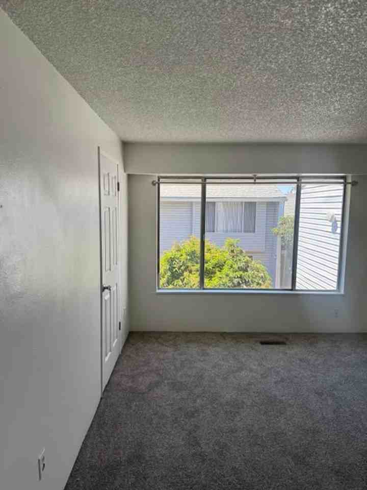 2000 Brookhurst St - Photo 6 of 17