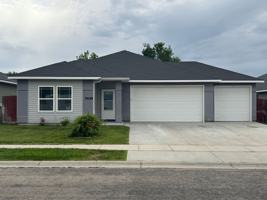 featured image of 7445 S Acacia Ave