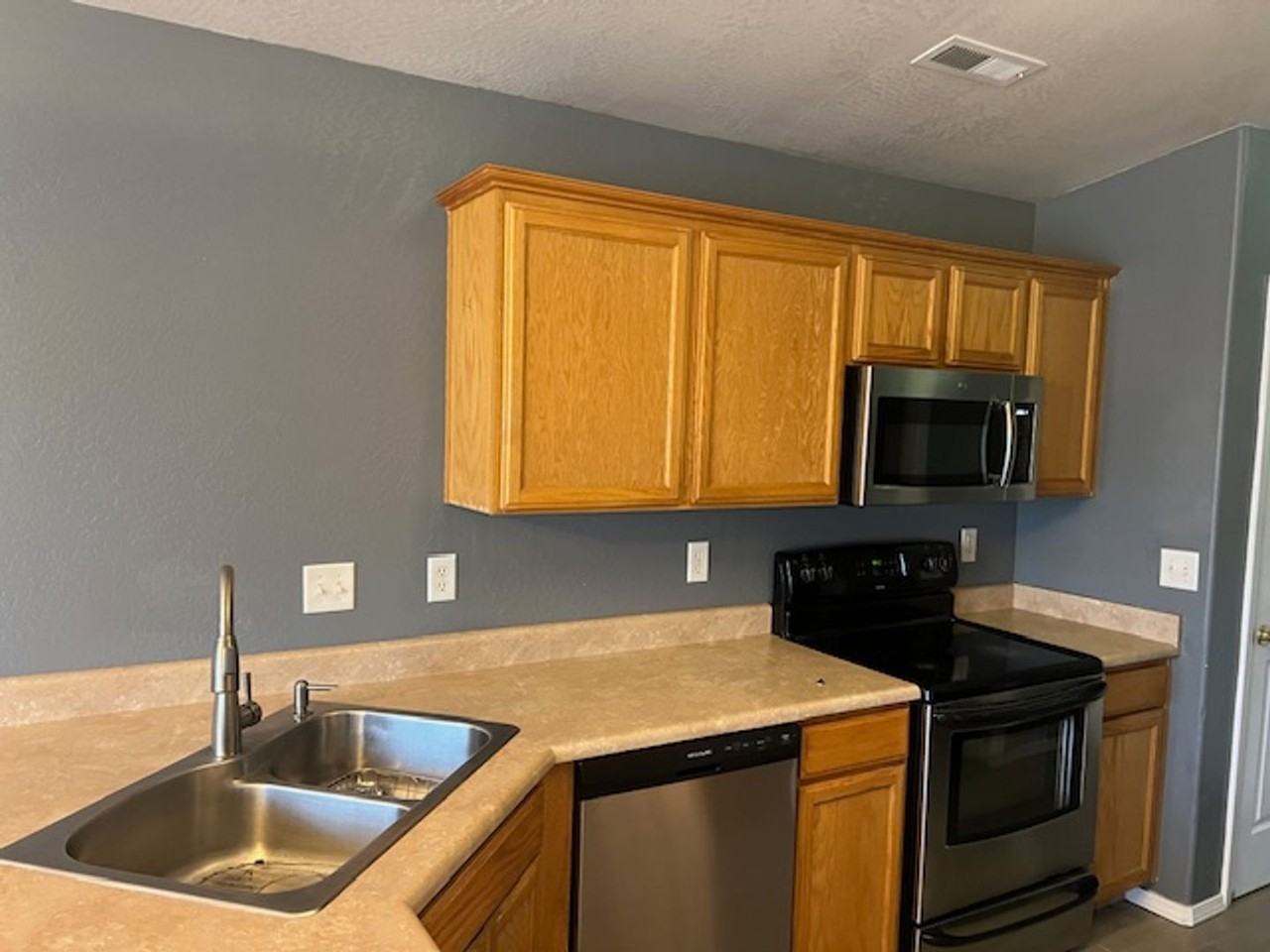1777 Key Dr - Photo 3 of 22
