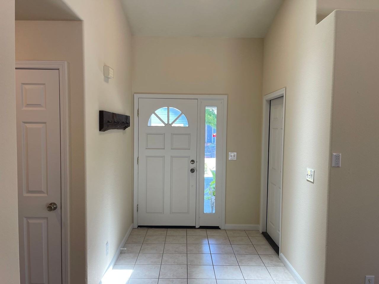 143 Goldenwest Ct - Photo 5 of 34