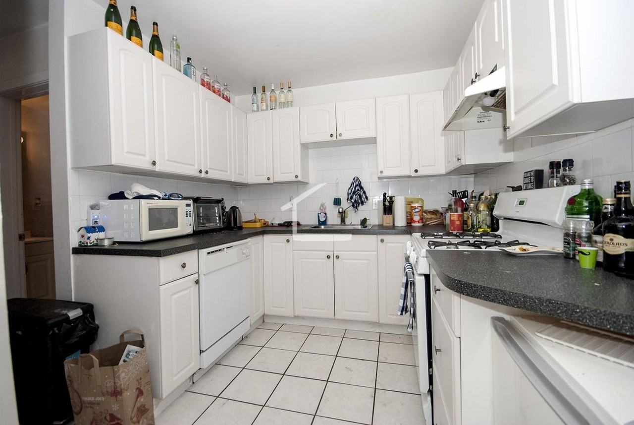 4 Egmont St - Photo 4 of 5