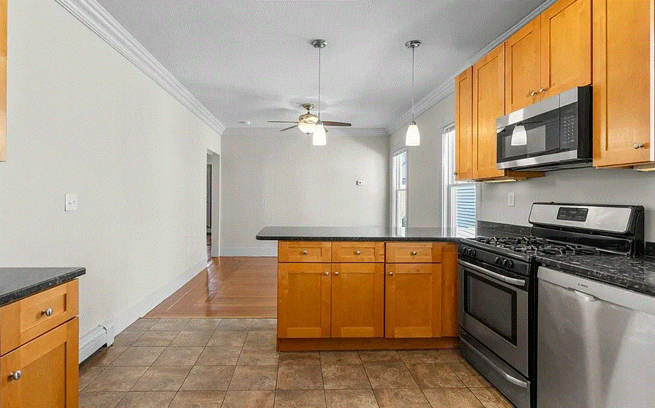 13 Woodlawn St - Photo 5 of 5