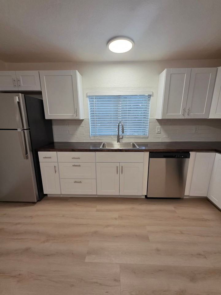 4072 Flower St - Photo 7 of 16