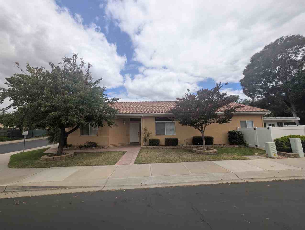 29705 Nandina Dr - Photo 2 of 6
