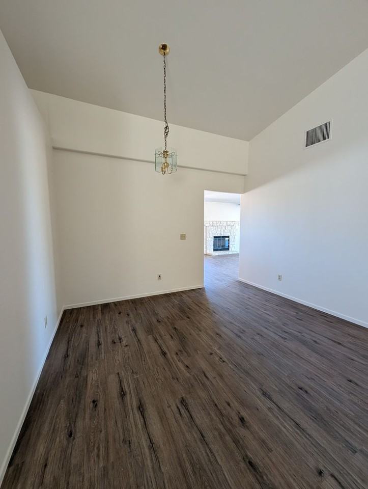 72731 Larrea Ave - Photo 4 of 21