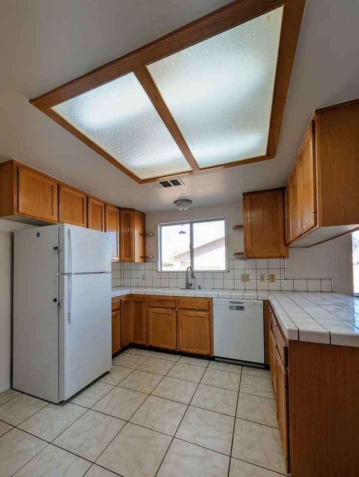72731 Larrea Ave - Photo 5 of 21