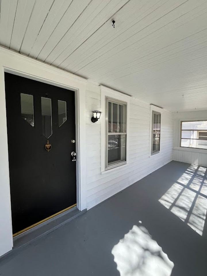 455 Allenford St - Photo 2 of 17