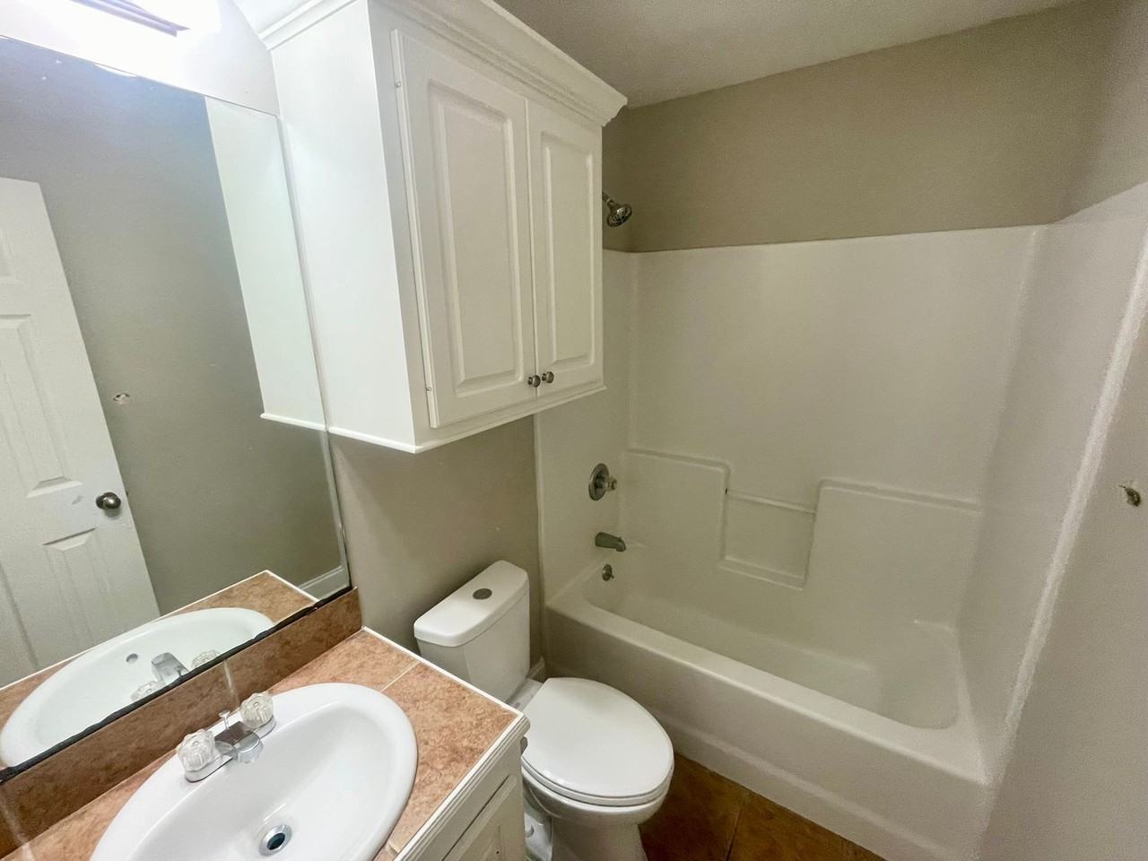 2000 Lincolnshire Blvd - Photo 5 of 14