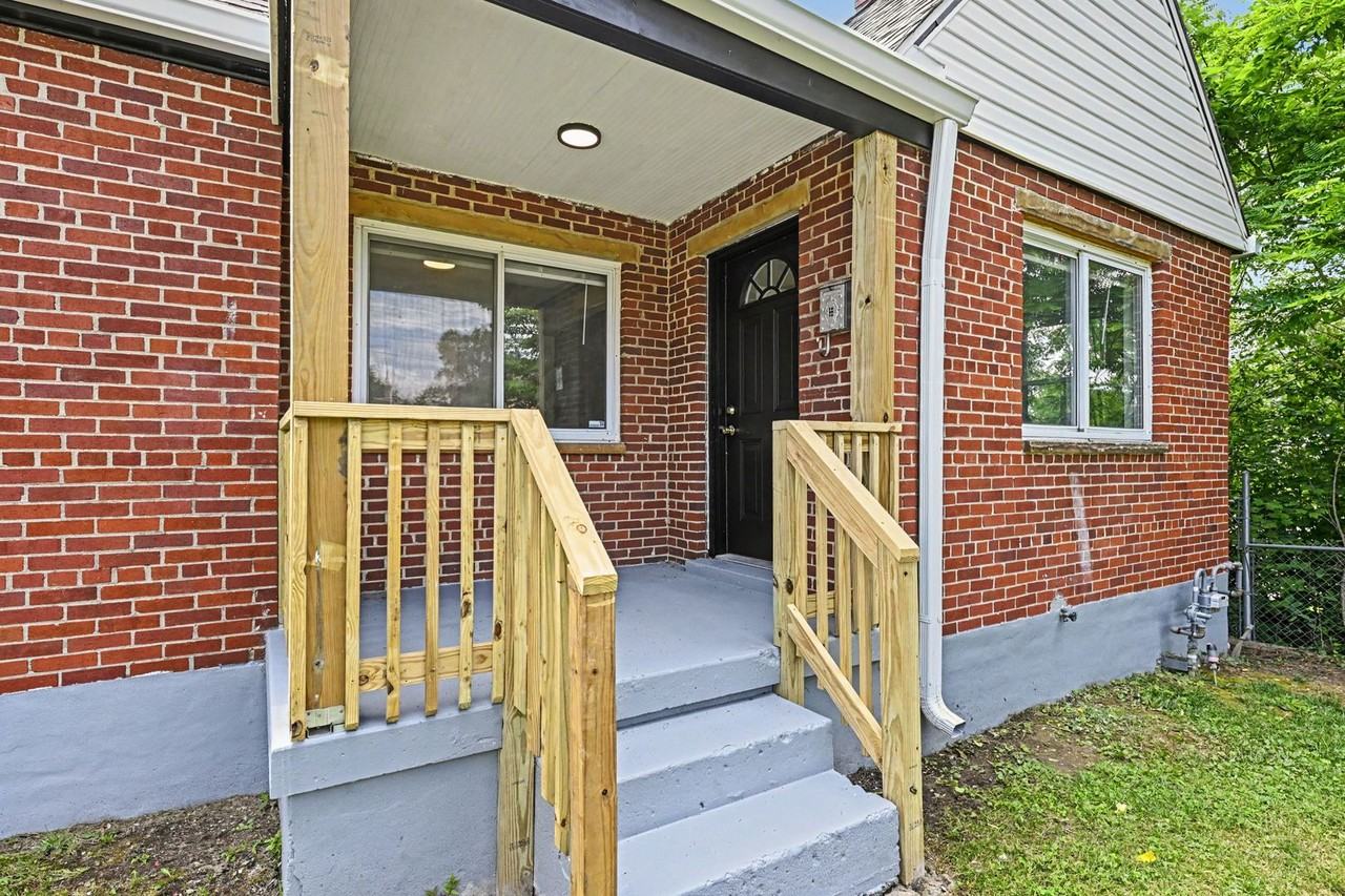 1780 Academy Pl - Photo 4 of 29