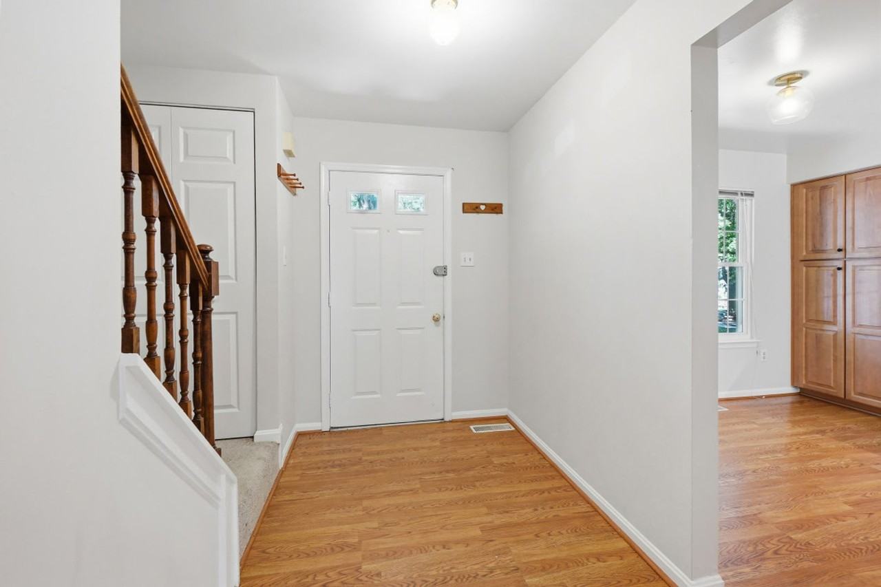 4515 Boastfield Ln - Photo 4 of 30