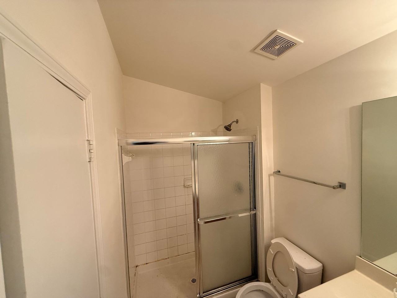 10680 Hill Point Ct - Photo 4 of 7