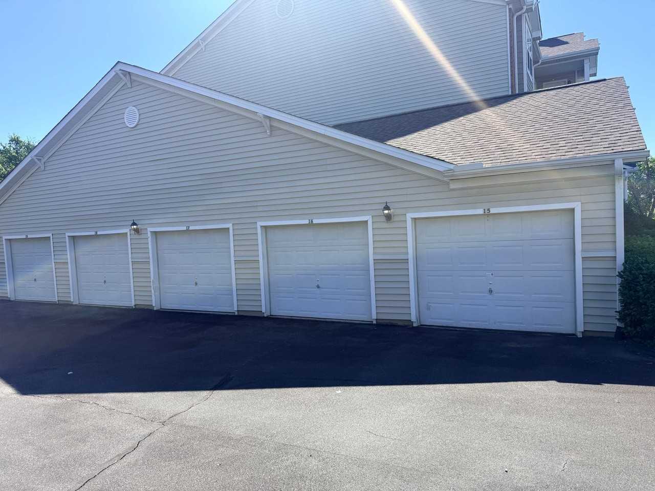 10680 Hill Point Ct - Photo 6 of 7