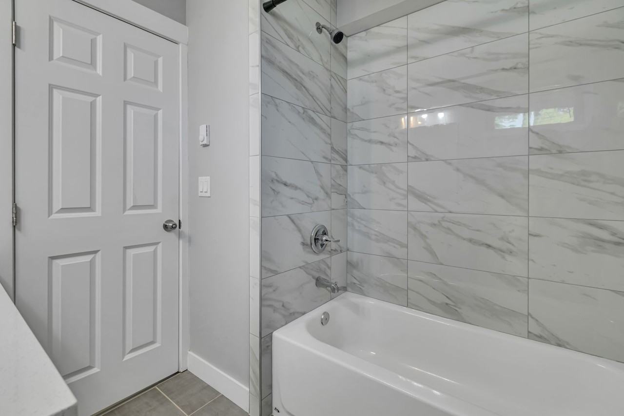 9220 35th Ave Sw #A - Photo 6 of 23