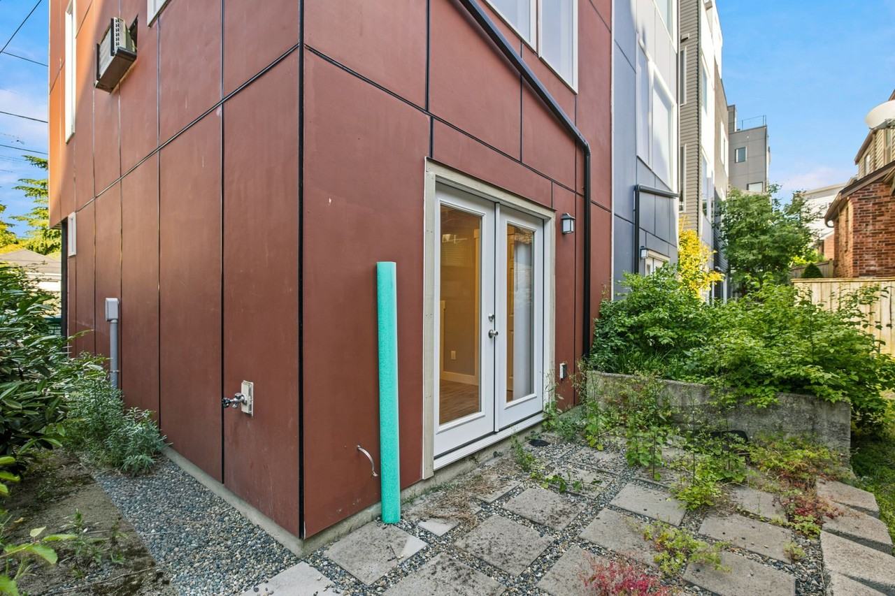 9220 35th Ave Sw #A - Photo 7 of 23