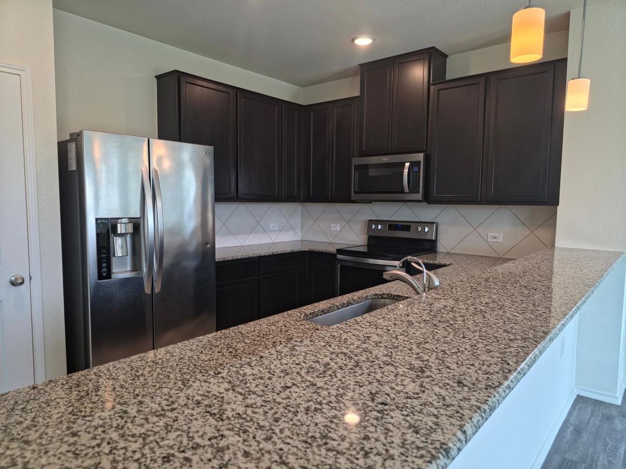 13717 Montpelier St - Photo 6 of 22