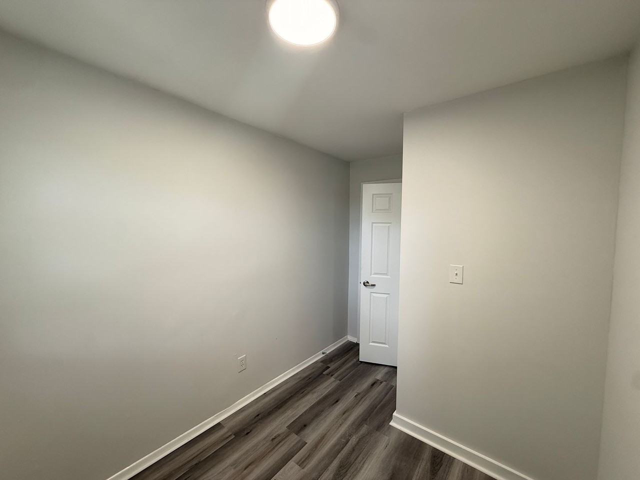 5821 Field Pl NE - - Photo 6 of 9