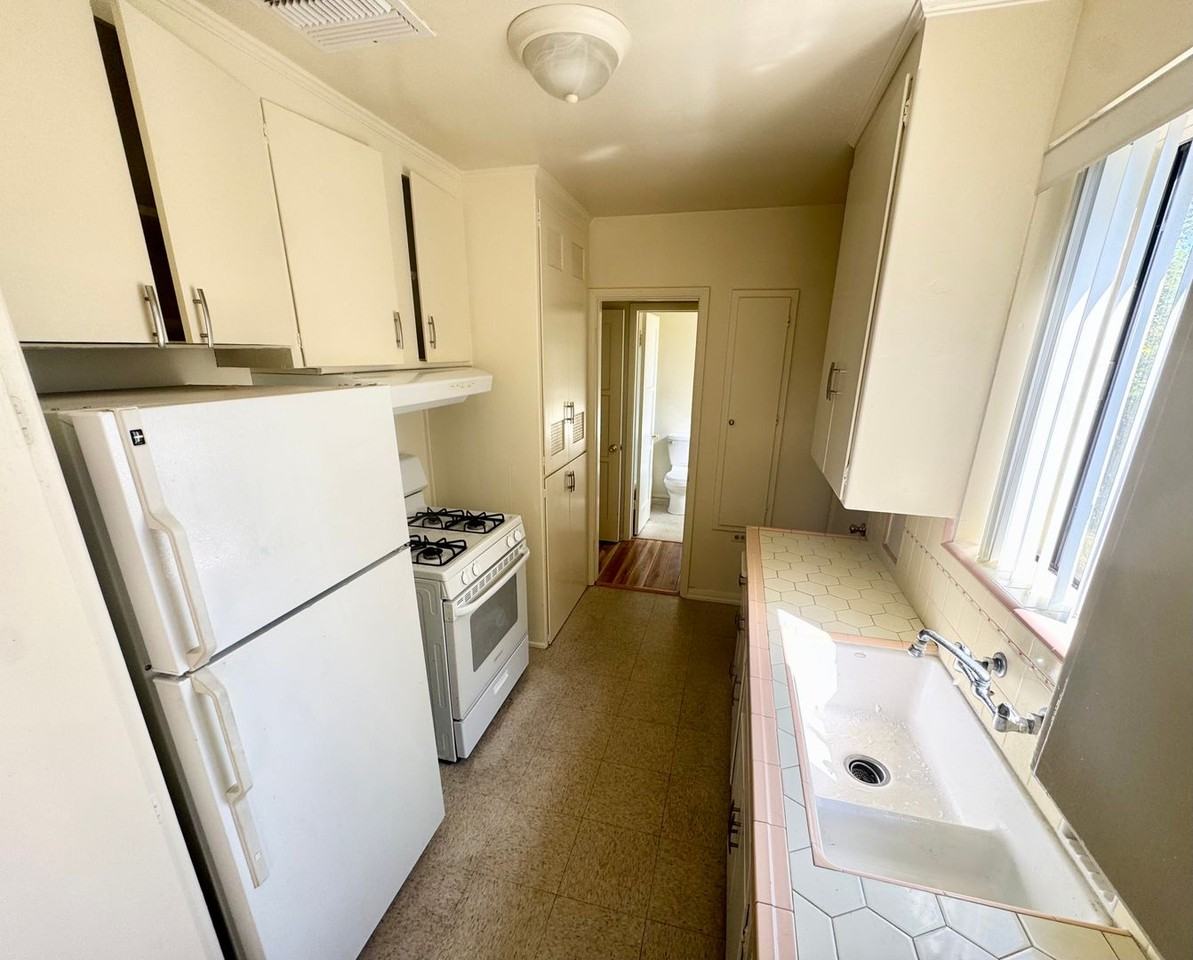 205 N Kenneth Rd - Photo 6 of 20