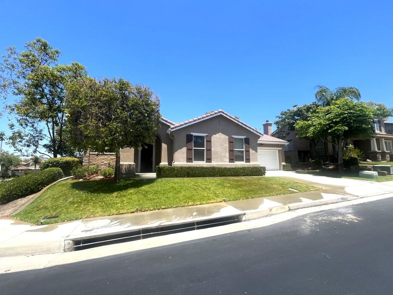 511 Shasta Dr - Photo 3 of 37