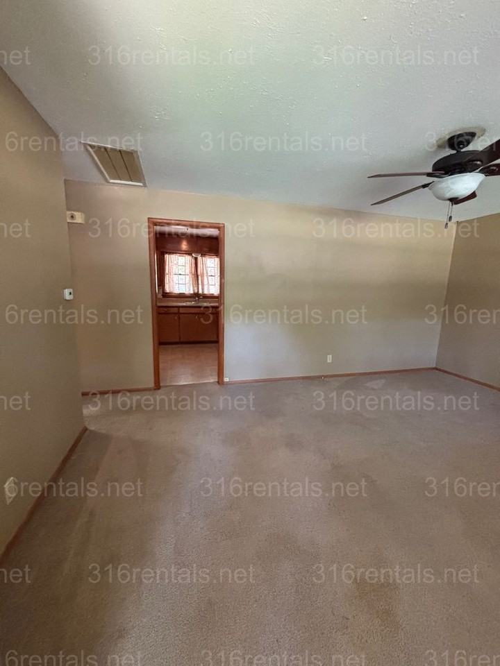307 Warren Rd - Photo 6 of 8