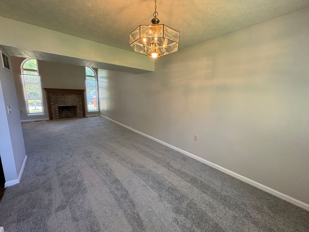 5538 N Meadow Dr - Photo 6 of 44