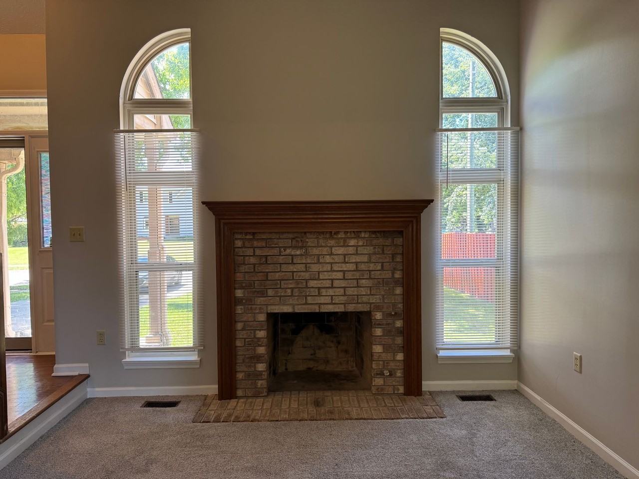 5538 N Meadow Dr - Photo 7 of 44