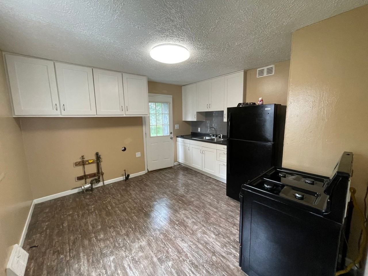 472 5th St E - Photo 2 of 9