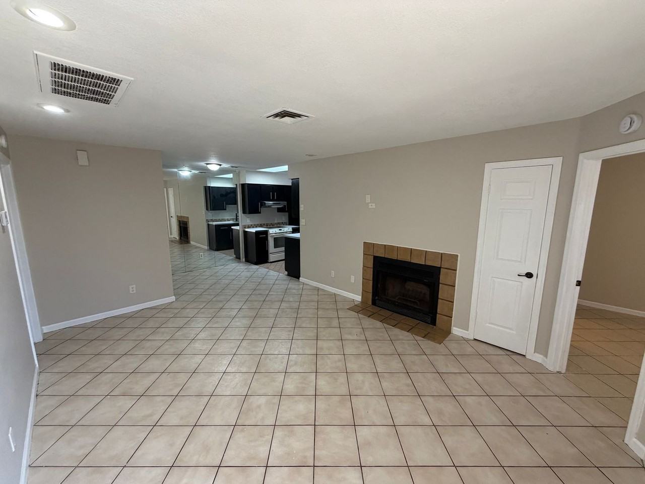 4820 N 89th Ave #42 - Photo 6 of 20