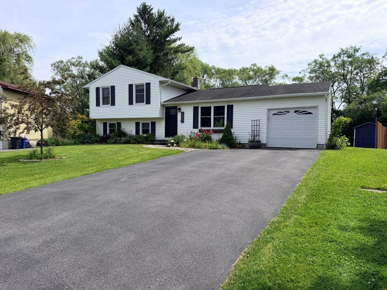 5561 Imperia Ln - Photo 2 of 17