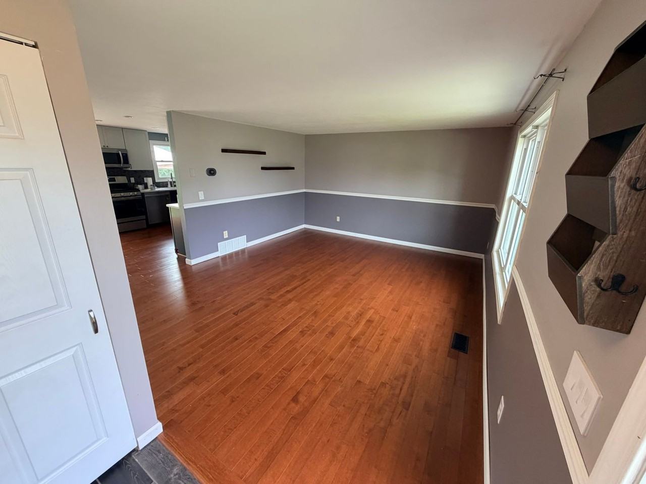5561 Imperia Ln - Photo 3 of 17
