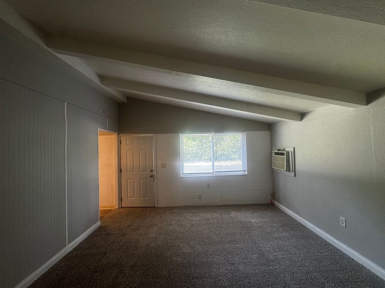 313 S Birchlane Dr - Photo 2 of 11