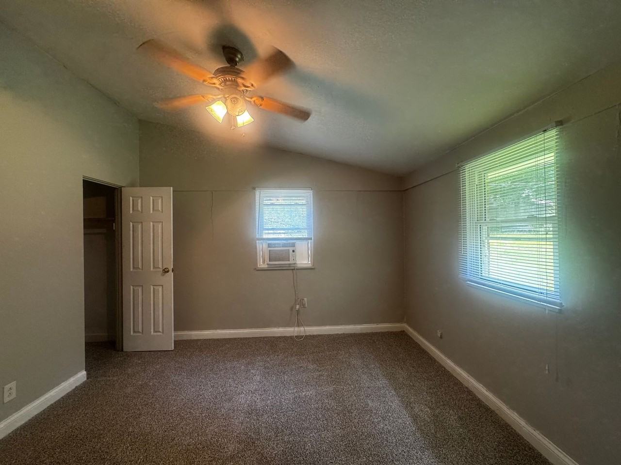 313 S Birchlane Dr - Photo 5 of 11