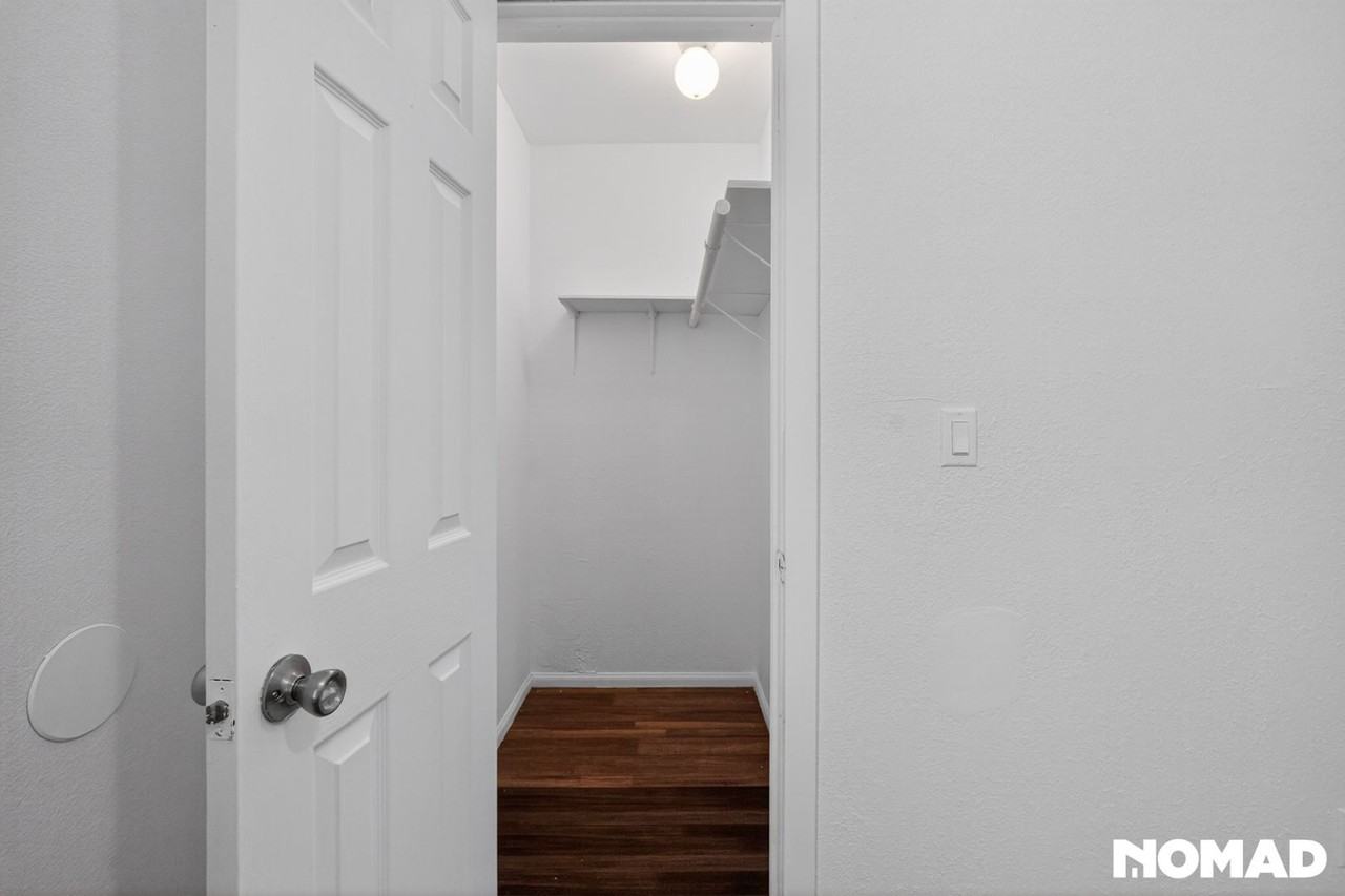 7705 Babcock Ave - Photo 6 of 35
