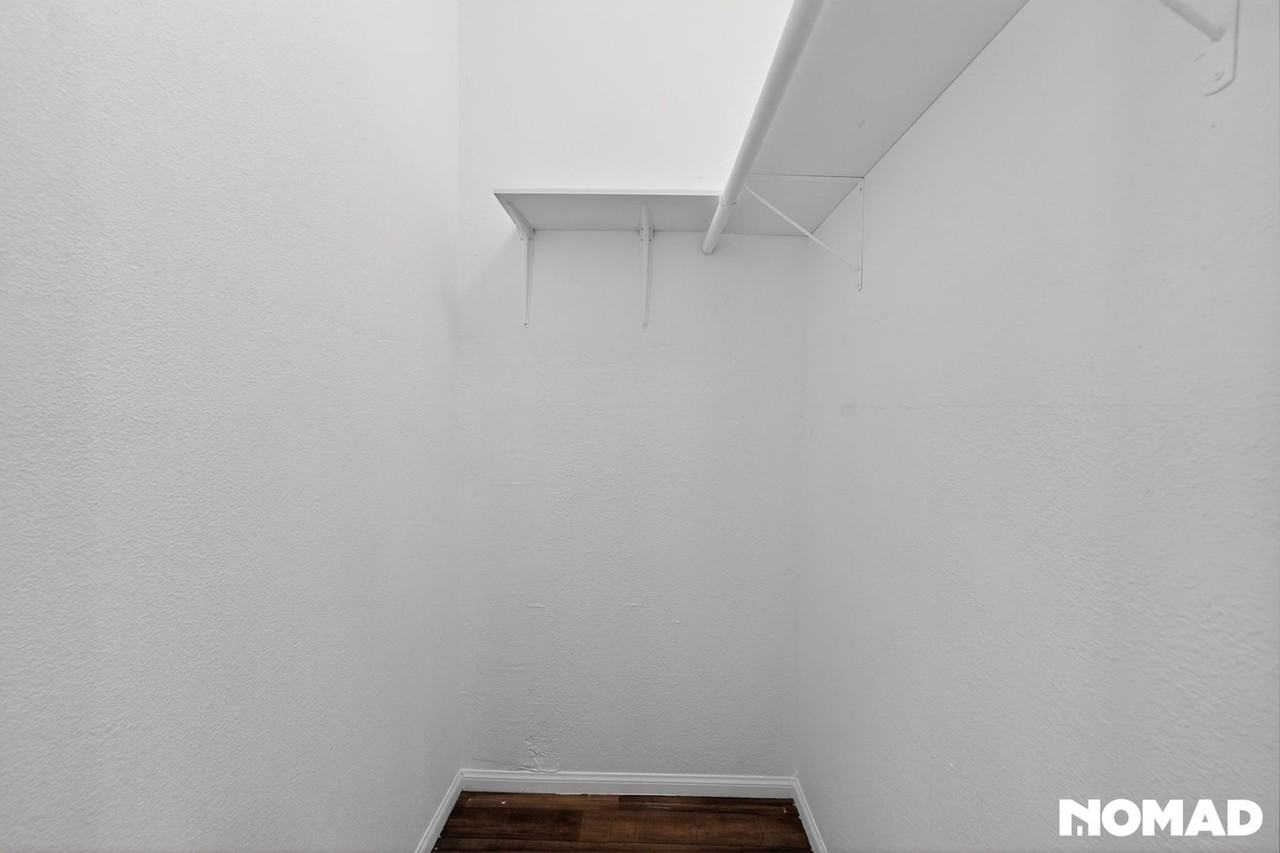 7705 Babcock Ave - Photo 7 of 35