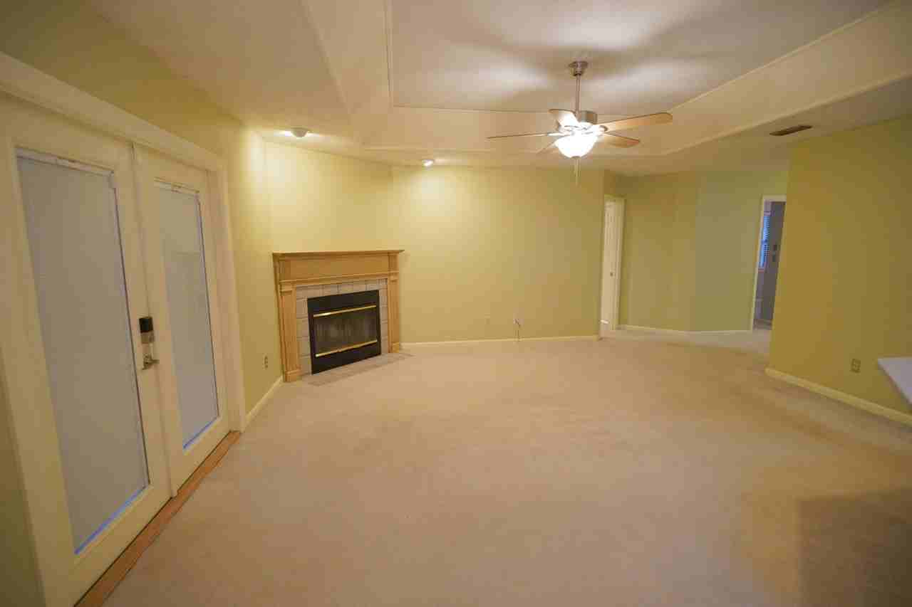 4424 Stratfordshire Ct - Photo 3 of 32