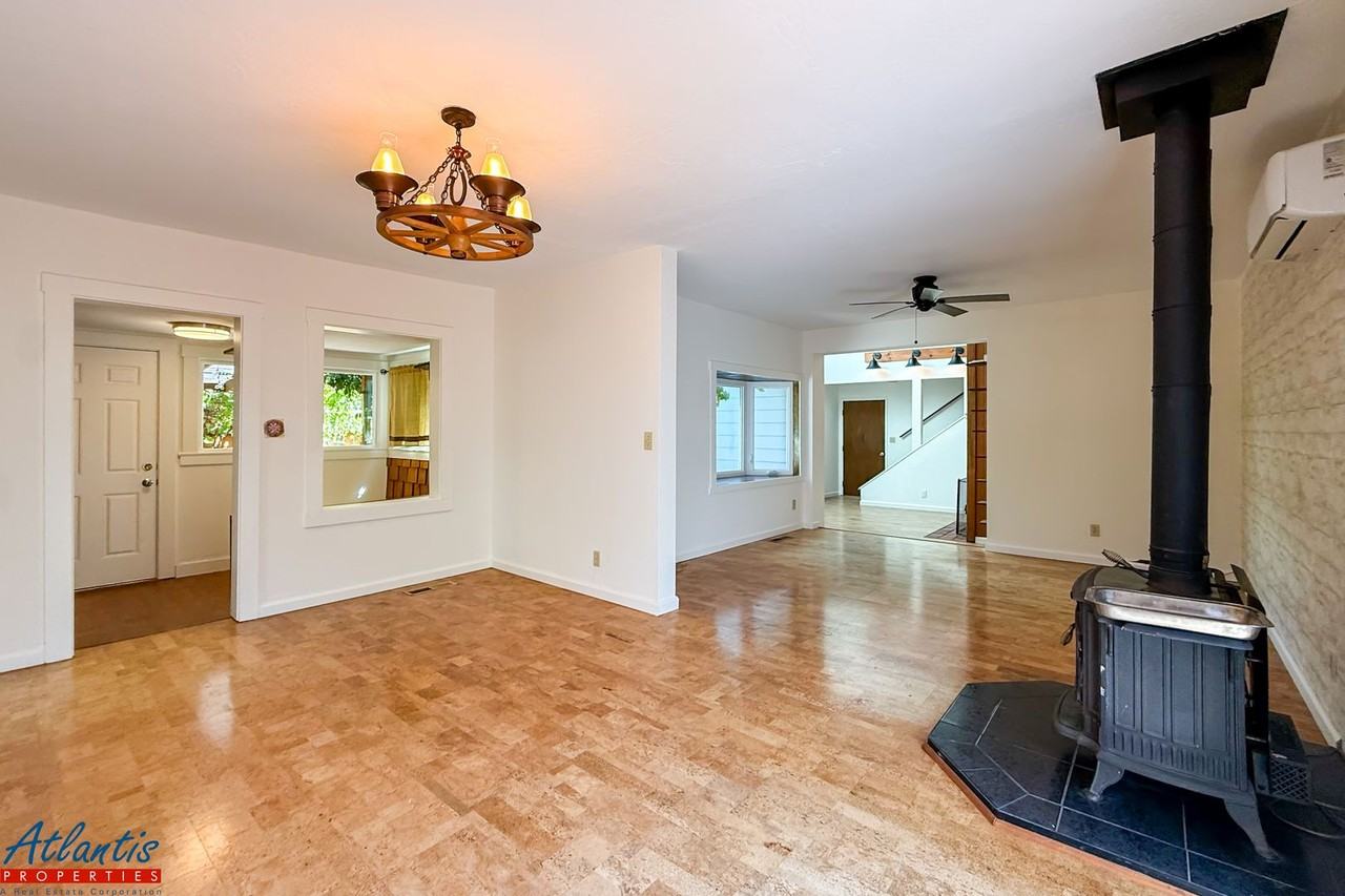 207 Harding Ave - Photo 2 of 9