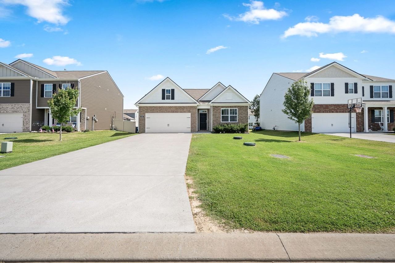 131 Saddle Horse Ln - Photo 3 of 37