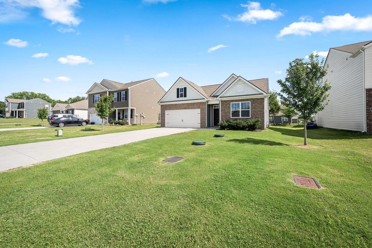 131 Saddle Horse Ln - Photo 4 of 37
