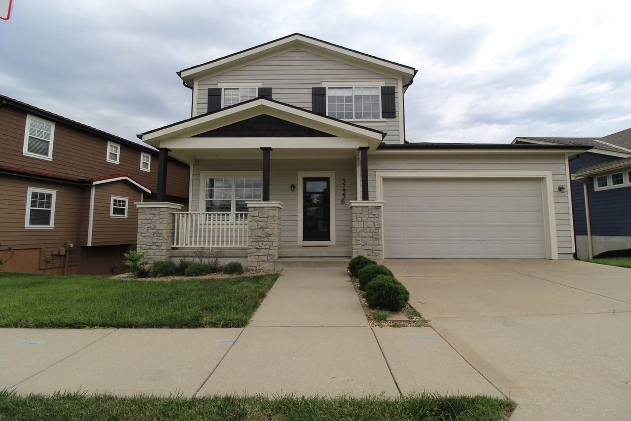 3733 Thompson Cir - Photo 2 of 30