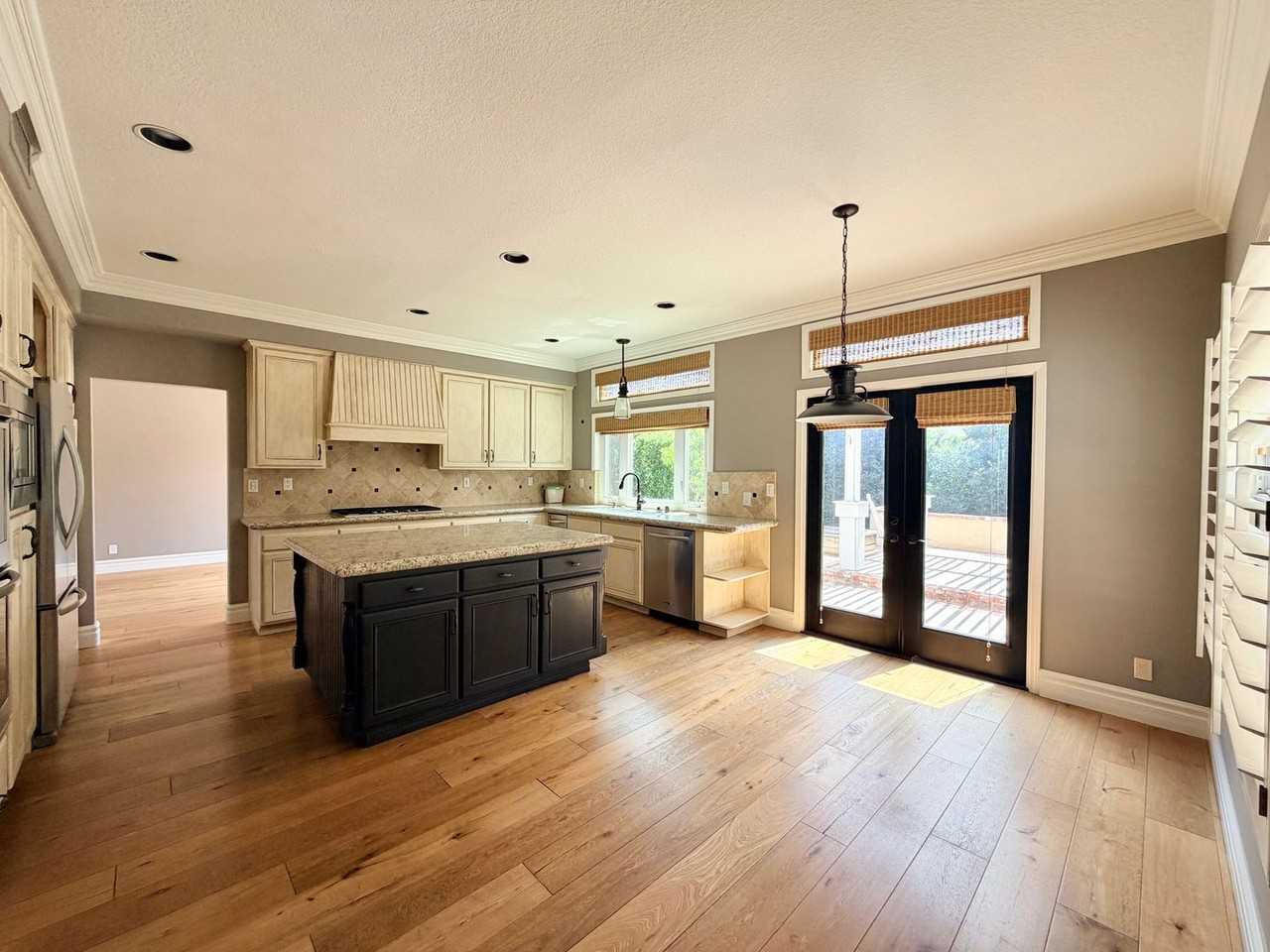 2650 Palmetto - Photo 7 of 32