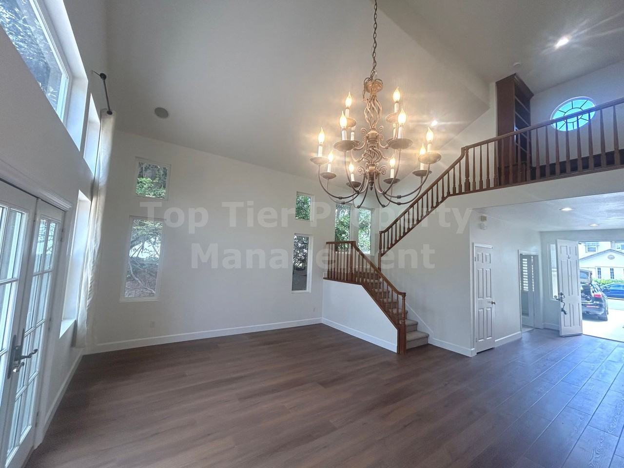 3892 Stoneridge Rd - Photo 4 of 38